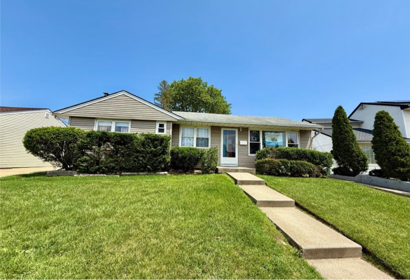 865 Prescott St in Valley Stream, NY - Building Photo