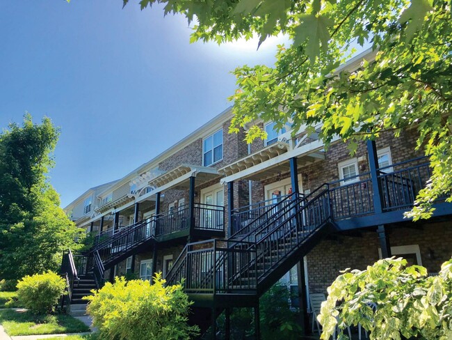 1105 Tree Top Way, Unit The Woodlands 3BR 3BA in Knoxville, TN - Building Photo - Building Photo