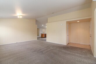 8215 Camano Dr in Pasco, WA - Building Photo - Building Photo