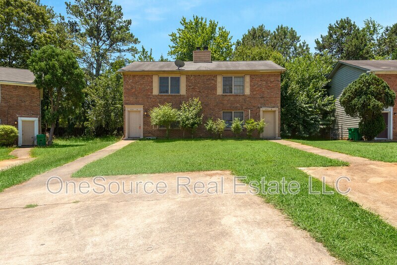 5301 Stonebush Terrace in Stone Mountain, GA - Building Photo