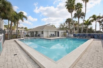 Meridian Luxury Condominiums in Tampa, FL - Building Photo - Building Photo