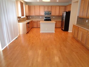 124 N Flat Rock St in Aurora, CO - Building Photo - Building Photo