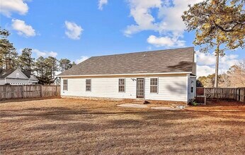 116 Mosswood Dr in Raeford, NC - Building Photo - Building Photo