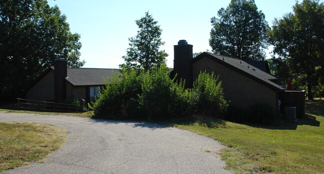 6832 Ray Rd in Raleigh, NC - Foto de edificio - Building Photo