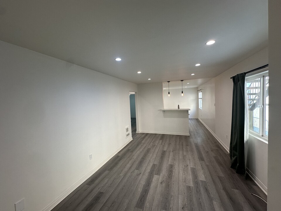 1538 Loma Dr, Unit #1 in Hermosa Beach, CA - Foto de edificio