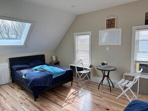 14 Lincoln Rd in Newton, MA - Foto de edificio - Building Photo