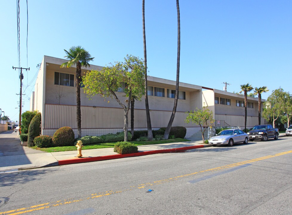 Victor Arms Townhomes in Torrance, CA - Building Photo