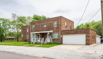 18006 Wentworth Ave in Lansing, IL - Building Photo