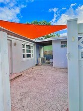 1614 NE 7th St in Fort Lauderdale, FL - Foto de edificio - Building Photo