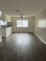 825 Center St in Costa Mesa, CA - Building Photo