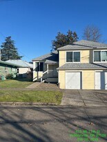 415-421 NE 11th St in McMinnville, OR - Building Photo