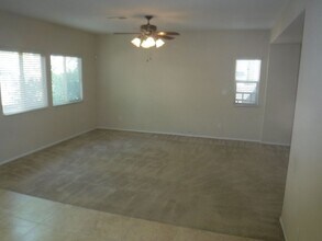 5423 Gold One Ln in Las Vegas, NV - Building Photo - Building Photo
