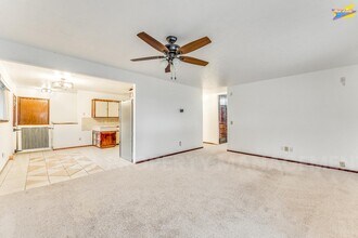 8410 E Castle Dr in Wichita, KS - Building Photo - Building Photo