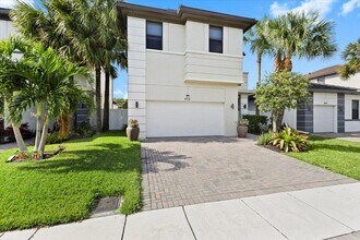 4931 Whispering Way in Fort Lauderdale, FL - Building Photo - Building Photo