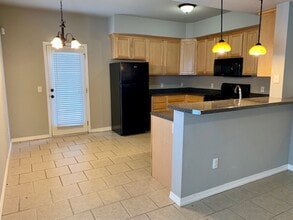 2105 Azlin Pl in Siloam Springs, AR - Foto de edificio - Building Photo