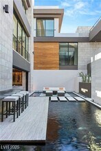 4 Soaring Bird Ct in Las Vegas, NV - Building Photo - Building Photo