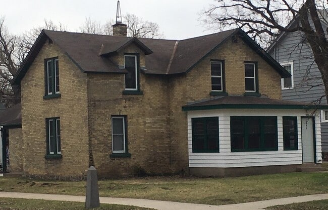 402 7th Ave S in St. Cloud, MN - Building Photo - Building Photo