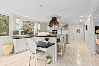 25 Laurus Ln in Newton, MA - Building Photo - Building Photo