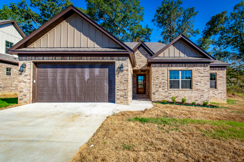 3470 Sylvia Spgs Dr in Conway, AR - Building Photo