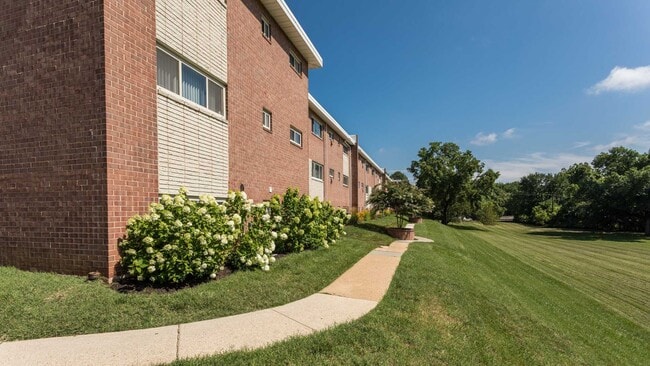 Barclay Square Apartments in Baltimore, MD - Foto de edificio - Building Photo