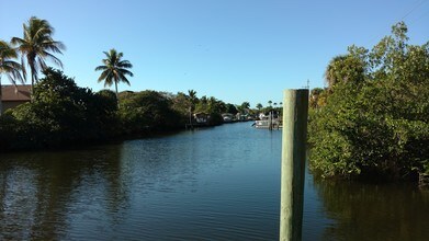 17849 San Carlos Blvd in Ft. Myers, FL - Foto de edificio - Building Photo