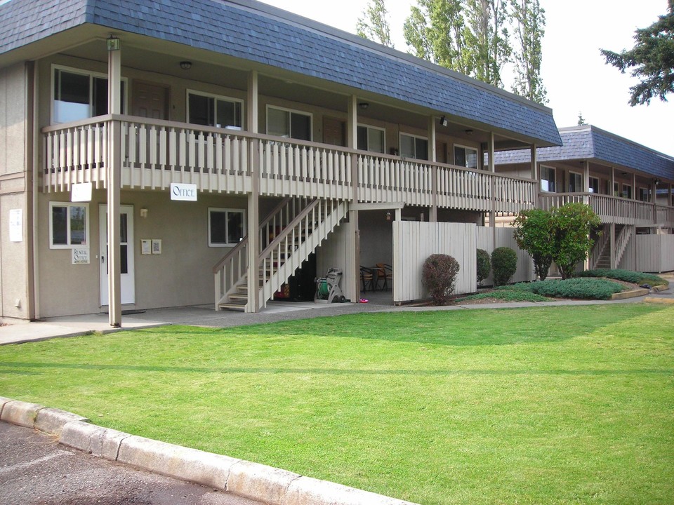 Villaire Apartments in Lakewood, WA - Foto de edificio