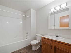 6405 Chapel Hill Blvd in Pasco, WA - Building Photo - Building Photo