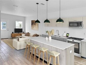 27 Tyler Ave in McAllen, TX - Building Photo - Building Photo