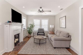 5538 Alta Ave in Dallas, TX - Foto de edificio - Building Photo