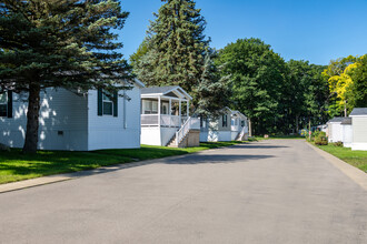 Orion Lakes in Orion Township, MI - Foto de edificio - Building Photo