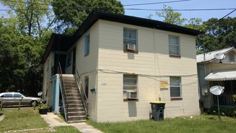 1551 Steele St Apartments