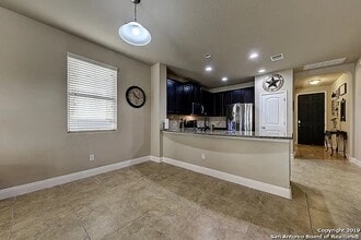 2539 Gato del Sol in San Antonio, TX - Building Photo - Building Photo