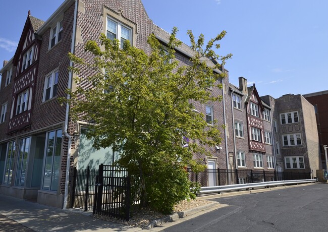 property at 2343 W Irving Park Rd