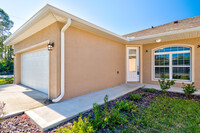 30 Frenora Ln in Palm Coast, FL - Foto de edificio - Building Photo