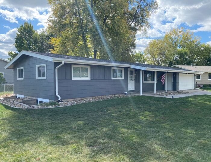 575 Juniper St in North Liberty, IA - Building Photo