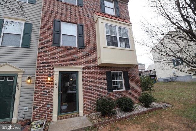 600 Kensington Dr in Fredericksburg, VA - Building Photo - Building Photo