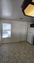3106 Colville Ave in Bakersfield, CA - Building Photo - Building Photo