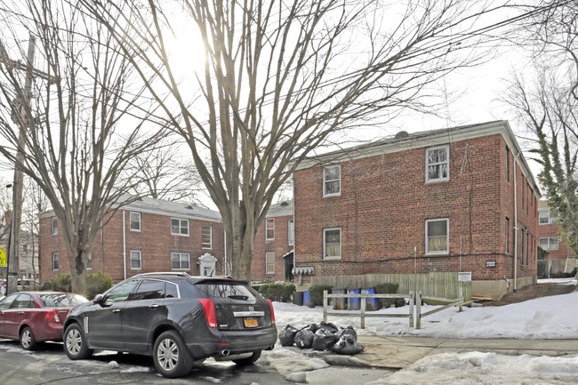 16028 75th Rd in Flushing, NY - Building Photo - Building Photo