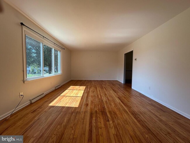 property at 118 Country Club Dr