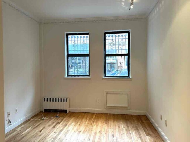 180 W 103rd St in New York, NY - Building Photo - Building Photo