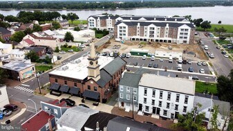 23 E Union St in Burlington, NJ - Building Photo