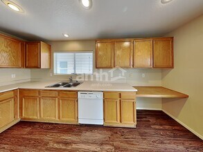 6358 W Haleh Ave in Las Vegas, NV - Building Photo - Building Photo