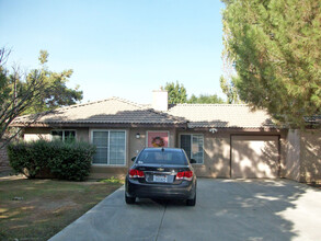 4925 Rock Bottom Way in Bakersfield, CA - Building Photo - Building Photo