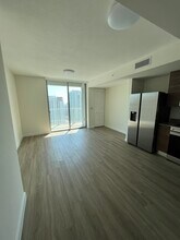 34 SW 1st St, Unit A7 in Miami, FL - Building Photo - Building Photo