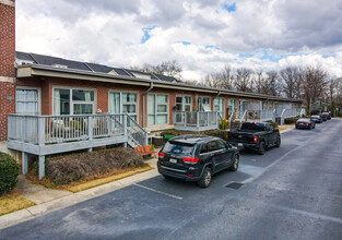 Reynoldstown Square in Atlanta, GA - Foto de edificio - Building Photo