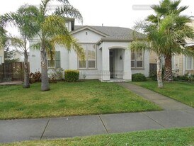 2921 W Creek Ln in Santa Rosa, CA - Building Photo