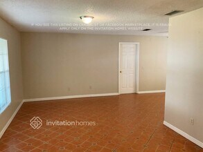 2017 Dockside Dr in Valrico, FL - Foto de edificio - Building Photo