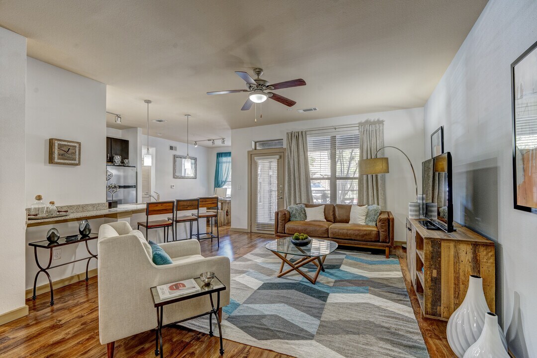The District at Westborough in Katy, TX - Foto de edificio