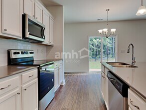 302 West St in Moncks Corner, SC - Foto de edificio - Building Photo