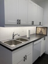 236 S Kingsway in Toronto, ON - Building Photo - Building Photo